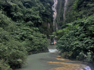 贵阳和张家界哪个好？贵阳和张家界哪个好玩？