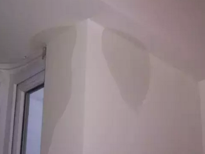 墙面渗水该怎么处理？（墙面渗水该怎么处理）