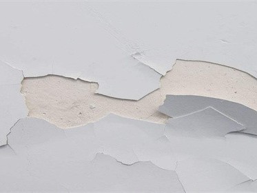 墙面掉皮如何修补