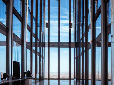 清玻璃和白玻璃哪个贵及清玻璃和白玻璃的区别