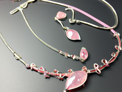 珍珠和铂金项链哪个好？