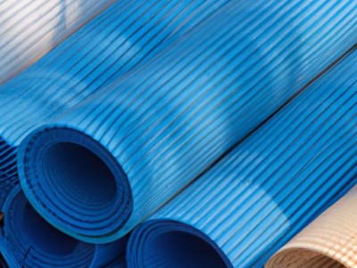 防水毯价格多少钱一平方？如何选择适合自己的防水毯？