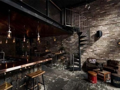 墙面装修选用油漆还是墙纸？