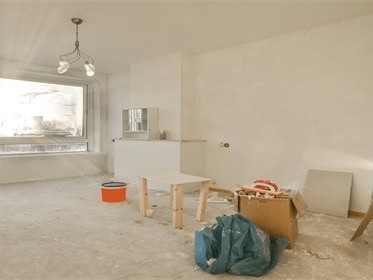 两家共用的非承重墙可以打吗