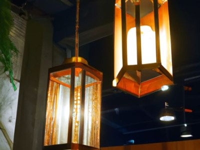 铁艺与纯铜吊灯哪个好