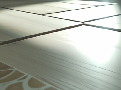 卧室木地板瓷砖哪个好？