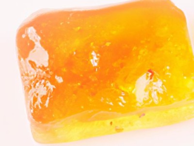 如何辨别蜜蜡的真假？