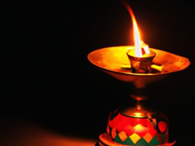 应急灯及应急灯图片：让你的生活更加安全