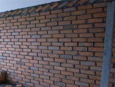 建房玻璃贵还是砌墙贵