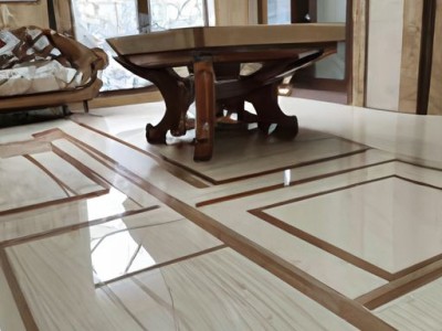 客厅铺复合地板和地砖哪个好