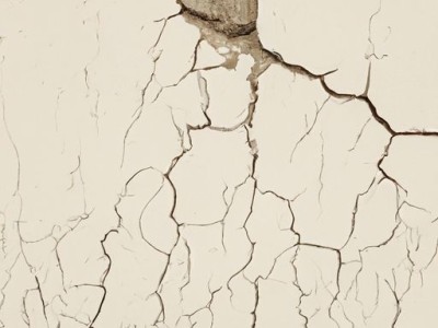 墙体裂缝怎么回事及墙体裂缝是啥原因