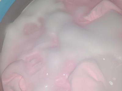 松下洗衣机洗衣粉放哪个槽？