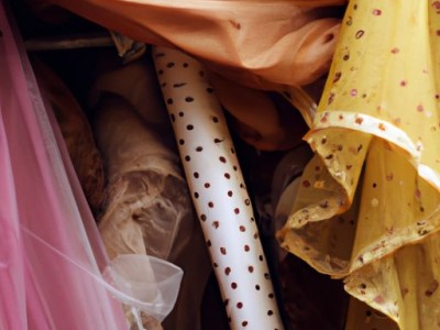 折帘窗帘：打造时尚舒适的居家空间