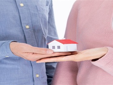 结婚前男方买的房子属于夫妻共同财产吗