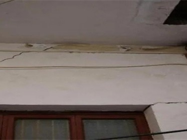 住了十年的房子墙体有裂缝怎么回事