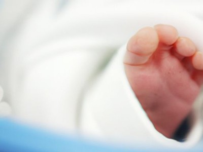 贝乐堡婴儿床（贝乐堡婴儿床安装视频）