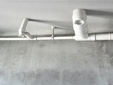 一楼住户私自改下水管道违法吗