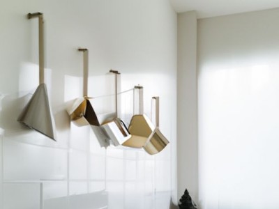 厨房置物架挂哪个位置及厨房置物架挂哪个位置好