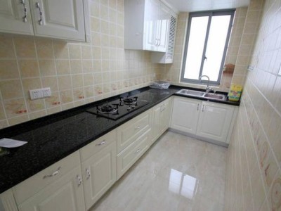 西安装修厨房墙面都不铺墙砖了，聪明人喜欢这种，实用性高10倍