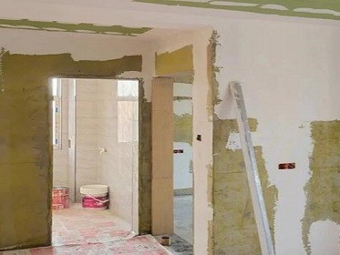 装修入户门可以移动位置吗