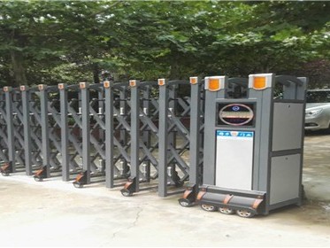 电动伸缩门是利用了平行四边形的什么特性