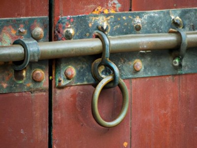 推拉门锁住了打不开怎么办？| 推拉门锁的解决方法与维修指南