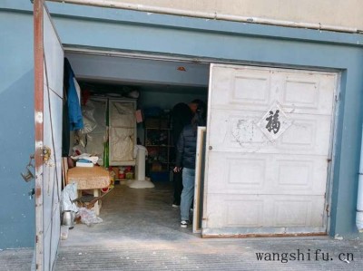 母亲爬楼腿疼，她把车库变成了养老小公寓