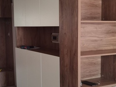 为何大厂不用欧松板做衣柜