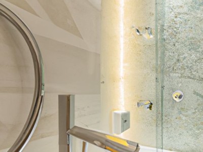 打造精致浴室：如何选择适合的阿波罗淋浴房及配件