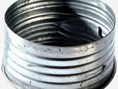 不锈钢盆能否放微波炉里面加热？