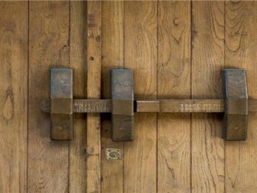 门栓和门闩区别