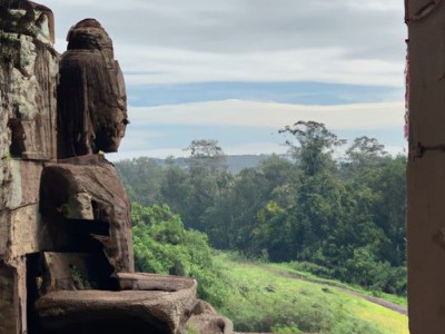 手串都戴在哪个手上（手串都戴在哪个手上好）