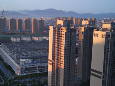 地板保养（地板保养打蜡）