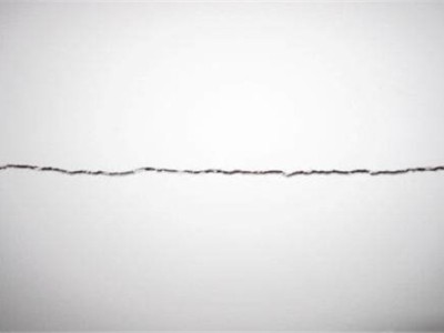 乳胶漆墙面开裂的原因及注意事项（乳胶漆墙面开裂的原因及注意事项视频）