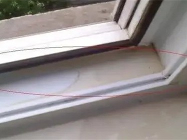 断桥铝门窗边框为什么有小孔