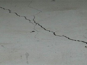 房子有点裂缝还能住吗