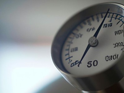 冷气机漏水及冷气机漏水原因及解决办法