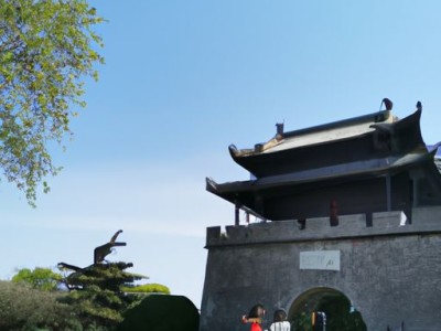 秦皇岛和蓬莱哪个好？比较旅游景点、美食、住宿和交通