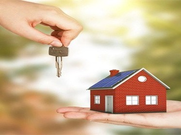 不是一个村买卖房屋能过户吗