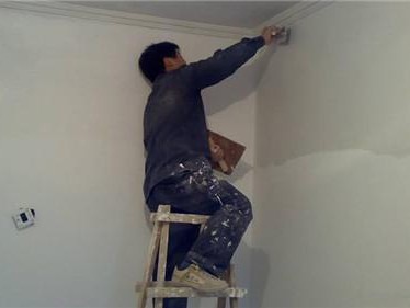 西安粉刷匠：粉刷墙壁要多少钱？粉刷墙壁时需要注意哪些事项？