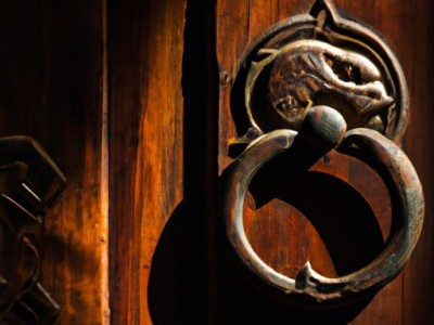 实木屏风，让客厅更加典雅