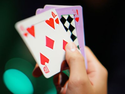 手镯哪个牌子比较好看又便宜？