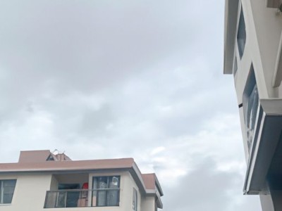 房子更名和过户哪个好？分析比较及省时省钱的办法