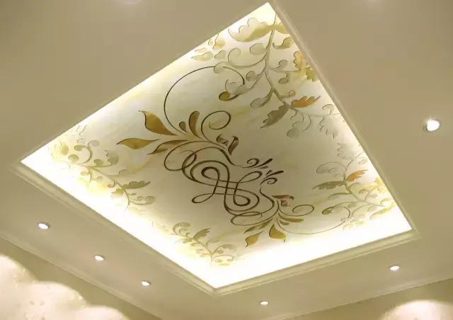 准备装修房子，请教各位墙面用壁纸好还是壁布好？