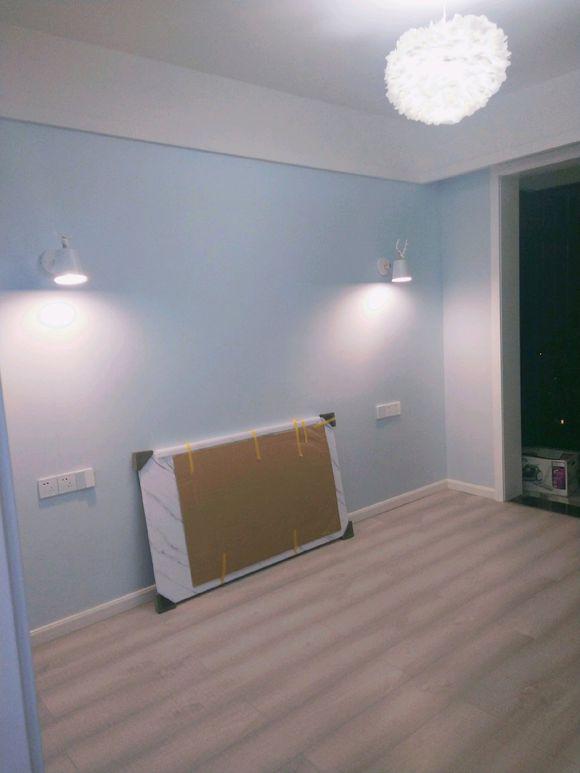 新房目前花了11万,最后悔的是贴墙布,一屋子都是难闻的味道 新房目前花了11万,最后悔的是贴墙布,一屋子都是难闻的味道