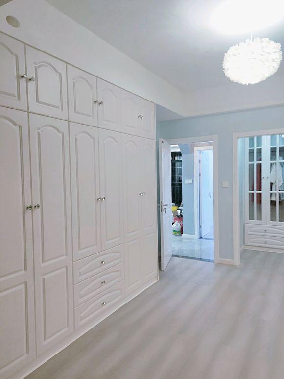 新房目前花了11万,最后悔的是贴墙布,一屋子都是难闻的味道 新房目前花了11万,最后悔的是贴墙布,一屋子都是难闻的味道