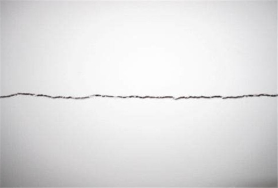 乳胶漆墙面开裂的原因及注意事项（乳胶漆墙面开裂的原因及注意事项视频）