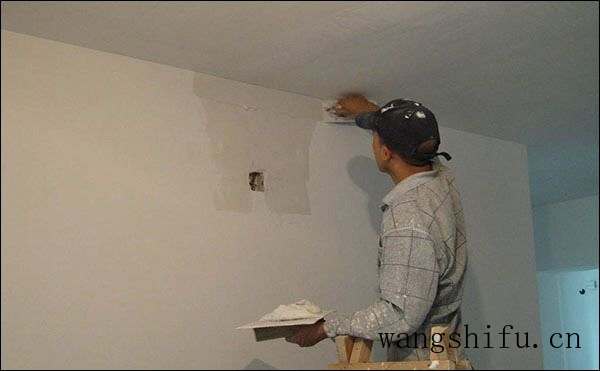 墙面发霉怎么办？原来这么简单（墙面发霉咋办）