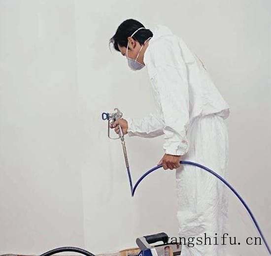 西安旧房翻新墙面喷漆好还是刷漆好？（西安旧房翻新墙面喷漆好还是刷漆好呢）