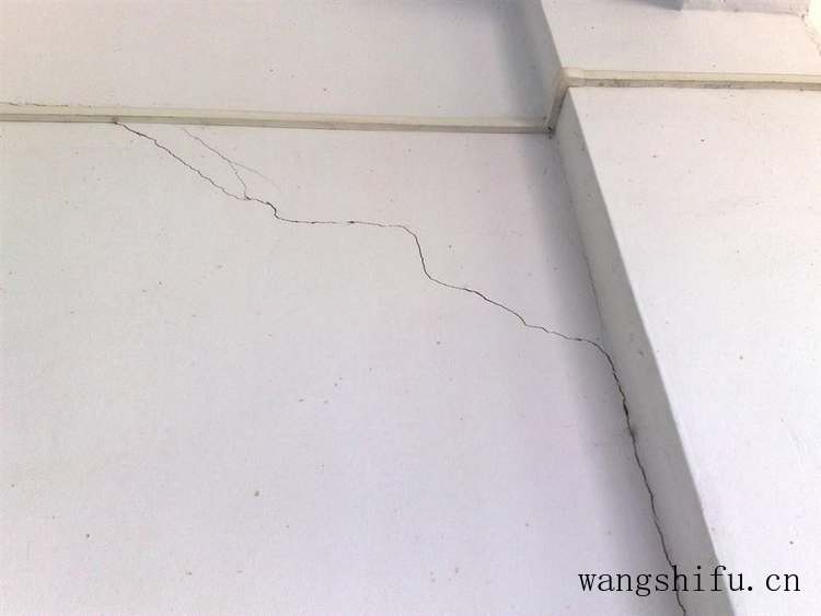 墙面开裂是什么原因造成的?(房屋墙面开裂是什么原因造成的) 墙面开裂是什么原因造成的?(房屋墙面开裂是什么原因造成的)
